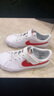 耐克幼童輕便易穿脫運動(dòng)鞋冬男女童板鞋NIKE COURT LEGACY DA5381 132白/隊紅/橡皮黃 33.5 曬單實(shí)拍圖