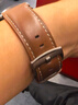 W&P適用華為手表表帶真皮gt5pro/6/watch5/4/3pro/new原裝同款按拆扣運動(dòng)通用46/48mm表盤(pán)腕帶 砂礫棕 曬單實(shí)拍圖