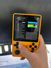 自由物語(yǔ) 復古豎版掌機Pro方屏版 4寸1:1屏幕Gameboy效果GBA多平臺懷舊俄羅斯方塊口袋妖怪經(jīng)典便攜游戲機 黃色128G 標配 曬單實(shí)拍圖