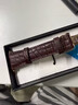 viue適用蘋(píng)果applewatchs11手表表帶iwatch鱷魚(yú)皮S9女s10蝴蝶扣9S8秋冬新款S7透氣真皮S6代SE替換腕帶 【鱷魚(yú)皮小蠻腰】深棕-自彈蝴蝶扣-玫金扣+黑色接頭 【42/41/40/38mm】小表盤(pán)通用 曬單實(shí)拍圖