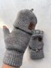 KINGXIAOJING兒童手套冬天保暖寫(xiě)字秋冬季男童小學(xué)生防凍防寒女童毛線(xiàn)翻蓋半指 淺灰色【皮標小鹿】 曬單實(shí)拍圖