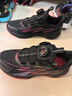 特步（XTEP）兒童運動(dòng)鞋燚系列透氣潮流旋鈕扣回彈緩震跑鞋 黑/大學(xué)紅 36 曬單實(shí)拍圖