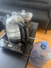 開(kāi)品 全自動(dòng)底部上水感應續水電熱水壺 家用辦公茶具套裝燒水消毒茶臺 可嵌入式玻璃燒水壺茶桌一體 1L 晶耀黑20X37CM 燒水煮杯 桶水款 曬單實(shí)拍圖