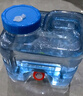 拜杰水桶手提式純凈水桶礦泉水桶飲水桶帶龍頭大容量自駕游戶(hù)外儲水桶 戶(hù)外食品級pc材質(zhì)【20升+水管】 曬單實(shí)拍圖