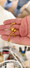 中國(guó)黃金（CHINA GOLD）平安福祿葫蘆黃金項(xiàng)鏈女足金吊墜生日禮物送女朋友老婆 金重約1.4g【足金項(xiàng)鏈】 曬單實(shí)拍圖