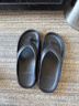 七色紡人字拖鞋男士四季戶(hù)外穿防滑沙灘夾趾室內居家用涼拖 黑色 44-45 曬單實(shí)拍圖