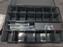 得力（deli）多功能零件盒收納盒樂(lè )高黑色透明小格24格分類(lèi)盒元件盒工具儲物盒 曬單實(shí)拍圖