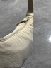 優(yōu)衣庫男裝女裝挎包/單肩餃子包肩帶可調節/25秋冬新款478708 32 深米色 均碼 (28 × 10 × 17 cm) 曬單實(shí)拍圖