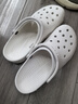 卡駱馳（crocs）男女鞋經(jīng)典洞洞鞋戶(hù)外休閑時(shí)尚潮流沙灘鞋涼拖鞋 10001-100 41-42 曬單實(shí)拍圖