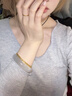 老鳳祥黃金四葉草手鐲女士999足金手鏈素圈手飾七夕情人節送女朋友禮物 56#四葉草手鐲金重約5.2g【品牌禮盒】 曬單實(shí)拍圖