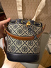 Tory Burch 湯麗柏琦【12期免息】T MONOGRAM 迷你提花斜挎水桶包TB 80534 海軍藍 405 曬單實(shí)拍圖