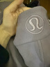 lululemon丨Scuba 女士超寬松款拉鏈連帽衫 LW3HTLS 灰紫 線(xiàn)上專(zhuān)售 XS /S 曬單實(shí)拍圖