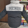 Skechers斯凱奇小暖寶羽絨服男女童秋冬季新款鴨絨短款兒童外套L424K062 淡灰色/00PD 150 曬單實(shí)拍圖
