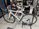 瑞豹SUPER SPORT自行車(chē)公路車(chē)公路自行車(chē)成人公路車(chē)自行車(chē) 珍珠白銀 105 R7020 油壓碟剎 M|身高173-183cm 曬單實(shí)拍圖