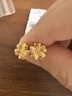 菜百首飾 黃金耳飾 足金簡(jiǎn)約氣質(zhì)櫻花時(shí)尚花朵耳飾 計價(jià) HJ 黃金耳飾（直針彎鉤隨機發(fā)） 約1.49g 曬單實(shí)拍圖