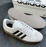 adidas「T頭鞋」VL COURT復古休閑板鞋德訓鞋男女阿迪達斯輕運動 漢玉白/黑色/樹脂黃   42 曬單實拍圖