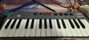 midiplusTINY+32鍵便攜迷你小打擊墊電音控制器音樂鍵盤編曲MIDI鍵盤 32鍵灰色【TINY+】帶打擊墊 【五倉發(fā)貨】新品期送踏板 曬單實拍圖
