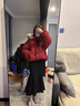 妙奕嘉新年紅色棉服女士2025新款棉衣冬季本命年厚外套棉襖短款學(xué)生襖子 酒紅色牛角扣大毛領(lǐng)棉服 S 【建議80-100斤】 曬單實(shí)拍圖