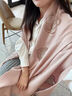 織錦樓刺繡羊毛圍巾女冬季新款媽媽生日禮物送長(cháng)輩保暖披肩禮盒 蘭亭玫瑰-粉咖 曬單實(shí)拍圖