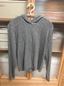 優(yōu)衣庫女裝可機(jī)洗紐花針織連帽套頭衫/25秋冬新款478871 06 鉛灰色 L /160/88 曬單實拍圖