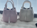 CHARLES&KEITH25秋新品簡約通勤手提水桶包菜籃子包生日禮物CK2-10151518 Cotton Candy Pink棉花糖粉 S 曬單實拍圖