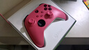 XBOX微軟Xbox Series S/X無(wú)線(xiàn)Xbox手柄 XSS XSX 藍牙游戲手柄 PC電腦 Xbox手柄 玫紅粉【送線(xiàn)/擺架】 曬單實(shí)拍圖