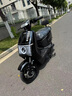 【官方正品】高速60V72V電動(dòng)摩托車(chē)成人男女通勤代步電瓶車(chē)電動(dòng)摩托車(chē)高速長(cháng)續航電摩電動(dòng)車(chē)摩托 標配電機-前碟后鼓-靠背 5塊大容量25ah電池/木架發(fā)貨 曬單實(shí)拍圖