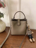 viney牛皮包包女包新款水桶包輕奢單肩手提包生日禮物高級感送女友老婆 【卡其】女生實(shí)用走心 高端品牌小眾通勤休閑 曬單實(shí)拍圖