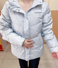 波司登（BOSIDENG）25新款冬季羽絨服女短款連帽加厚90絨百搭保暖外套B250245128 天藍(lán)愛心印花9W38 S 160/88A 體重約100-110斤 曬單實拍圖