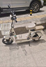 小刀新國標48V電動(dòng)自行車(chē) 小智2.0 踏板簡(jiǎn)易電自通用輕便電瓶車(chē)【無(wú)需駕照】 續航約45KM-奶酪白/淺棕-350W 曬單實(shí)拍圖