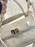 CHARLES&KEITH鱷魚紋凱莉包手提斜挎婚包包女包生日禮物CK2-50270880-1 Ivory象牙色 S 曬單實(shí)拍圖