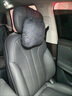 猋迪全新零跑26款C11頭枕官方同款原車(chē)色護頸靠墊座椅汽車(chē)枕頭頸椎枕 26款C11-頭枕-后排- 浮光灰 1個(gè) 曬單實(shí)拍圖