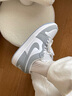 耐克（NIKE）板鞋男鞋女鞋 2025秋季新款AJ1情侶運動(dòng)鞋學(xué)生戶(hù)外百搭輕便休閑鞋 DC0774-105 白/狼灰 38 曬單實(shí)拍圖