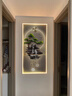 SJ現代輕奢流水生財玄關(guān)裝飾畫(huà)迎客松入戶(hù)正對門(mén)掛畫(huà)走廊過(guò)道壁燈畫(huà) 福祿迎松A【90%的人選擇】 【70*140】適合0.9-1.1米墻面 默認金框【如有其他需要請聯(lián)系客服】 【晶瓷釉鉆+帶燈(接電款  曬單實(shí)拍圖