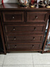 森林莊園美式斗柜臥室梳妝臺實(shí)木五斗柜客廳抽屜儲物柜收納柜床位置物柜子 【胡桃色】實(shí)木0.8米五斗柜 曬單實(shí)拍圖