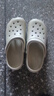 名創(chuàng  )優(yōu)品（MINISO）洞洞鞋女男夏季外穿沙灘涼鞋防滑厚底踩屎感包頭涼拖鞋骨白38-39 曬單實(shí)拍圖