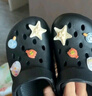 名創(chuàng  )優(yōu)品（MINISO）洞洞鞋男女夏季外穿涼鞋防滑厚底踩屎感包頭涼拖鞋 黑色+海洋星星 曬單實(shí)拍圖