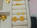 六福珠寶 足金梔子花黃金耳釘 計價(jià)G01G0027DS 約0.97克 曬單實(shí)拍圖