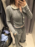 UR2025秋季新款女休閑撞色鏤空領(lǐng)絞花肌理針織開衫UYU950154 冷灰 M 曬單實(shí)拍圖