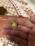周生生 黃金吊墜 足金鯉魚(yú)福字錢(qián)袋掛墜福袋 不含素金鏈73537P計價(jià)4.4克 曬單實(shí)拍圖