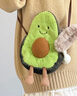 JELLYCAT新款趣味牛油果包包水煮蛋背包可愛(ài)荷包蛋斜挎包毛絨玩偶生日禮物 牛油果包15*29cm 曬單實(shí)拍圖