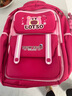 迪士尼小學(xué)生書(shū)包女生一三五六年級草莓熊休閑雙肩背包帶公仔高顏色書(shū)包 草莓熊酒紅色大號（ST80266） 曬單實(shí)拍圖
