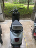 綠源【向往的生活推薦品牌】電動(dòng)摩托車(chē)M7ultra【續80公里-60V20AH-5塊鉛酸電池-1000W】家用代步車(chē)灰 曬單實(shí)拍圖