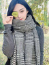 締晶圍巾女士秋冬季披肩圍脖禮盒生日禮物送女朋友老婆高級小眾實用 W0022千鳥格子圍巾-黑色 曬單實拍圖