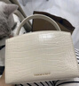 CHARLES&KEITH鱷魚(yú)紋凱莉包手提斜挎婚包包女包生日禮物CK2-50270880-1 Ivory象牙色 S 曬單實(shí)拍圖