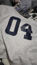 美式字母印花露肩長(cháng)袖衛衣女2025新款秋冬寬松學(xué)生無(wú)帽套頭上衣XY 灰色 M 曬單實(shí)拍圖