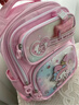 凱蒂貓（hellokitty）美樂(lè )蒂書(shū)包小學(xué)生1-3年級女生護脊護肩兒童一年級書(shū)包 3D圖案【庫洛米】亮片紫 1-4年級 曬單實(shí)拍圖