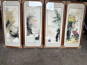奈維斯汀梅蘭竹菊蘇繡四聯(lián)掛畫(huà)純手工蘇州刺繡簡(jiǎn)約風(fēng)客廳沙發(fā)背景墻裝飾畫(huà) 梅蘭竹菊 單幅加框45x110cm 畫(huà)芯尺寸30x80cm 整套帶框180x110cm 實(shí)木外框 曬單實(shí)拍圖