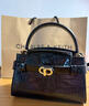 CHARLES&KEITH鱷魚(yú)紋凱莉包手提斜挎婚包包女包生日禮物CK2-50270880-1 Black黑色 S 曬單實(shí)拍圖
