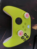 XBOX微軟Xbox Series S/X無(wú)線(xiàn)Xbox手柄 XSS XSX 藍牙游戲手柄 PC電腦 Xbox手柄 電光黃【送線(xiàn)/擺架】 曬單實(shí)拍圖